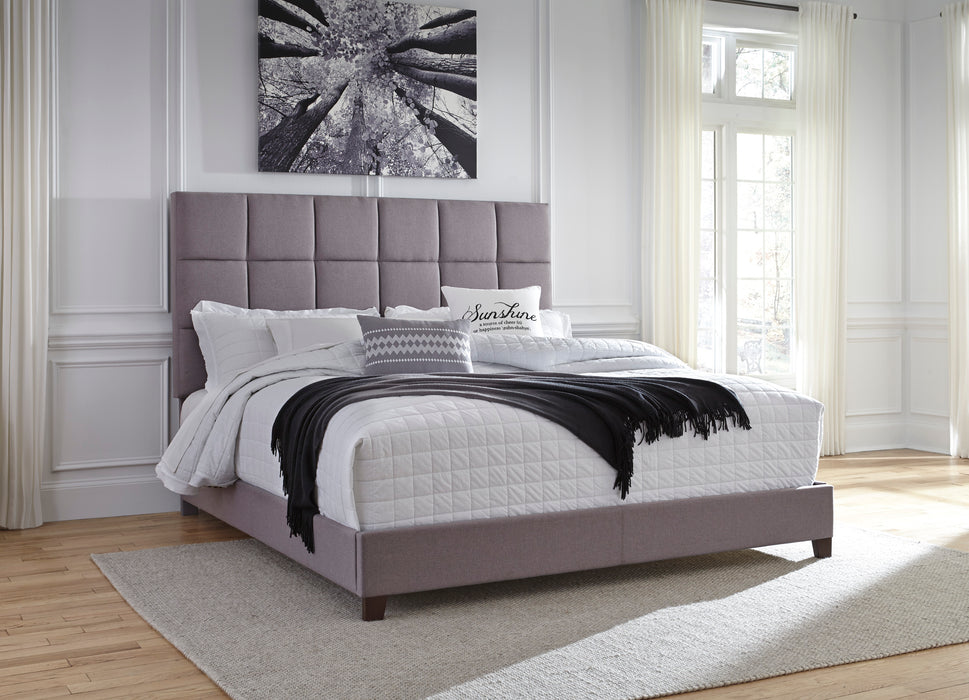 Dolanate Bed Frame - Queen/King