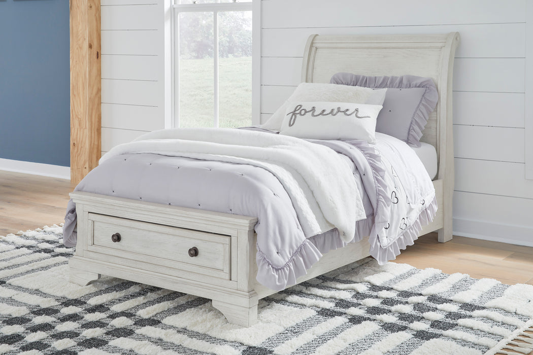 Robbinsdale Bed Frame (All Sizes)
